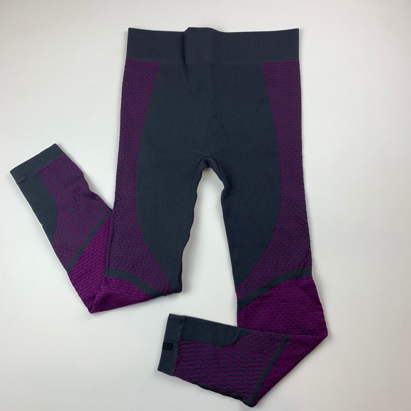 🎉SOLD🎉Lululemon Size 6 All About Bass Leggings - Picture 3 of 8
